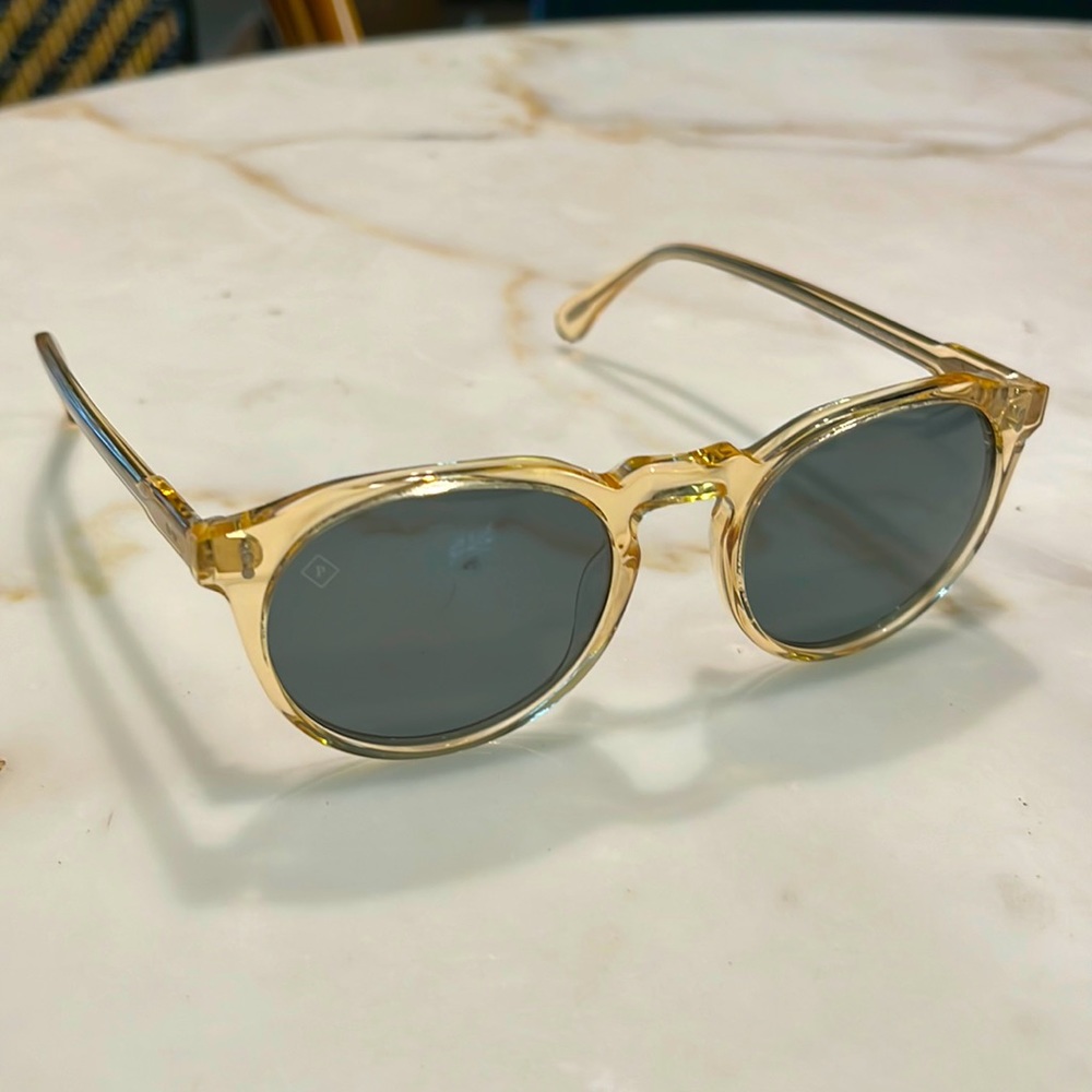 Genuine Raen “Remmy” Sunglasses size 49 in champagne / green
